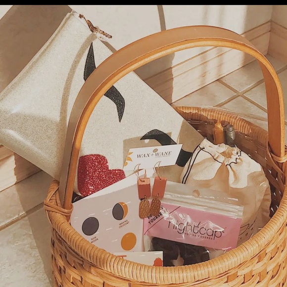 Julie Mollo Glitter Lips Clutch | Statement Pop Art Bag | NWT - Picture 3 of 7